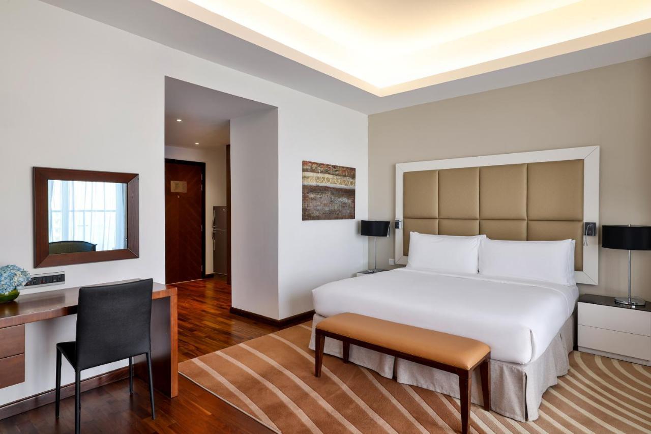 La Suite Dubai Hotel & Apartments Exterior photo