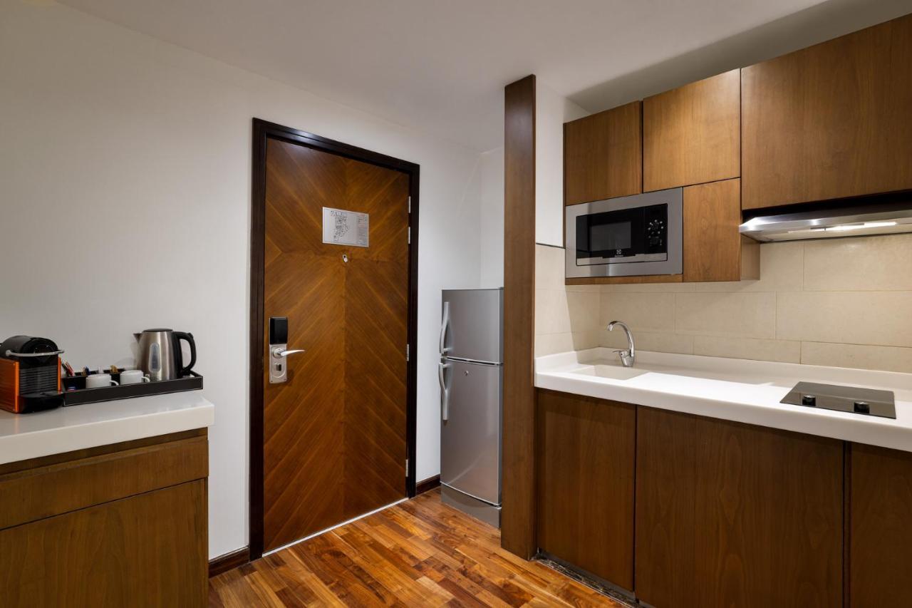 La Suite Dubai Hotel & Apartments Exterior photo