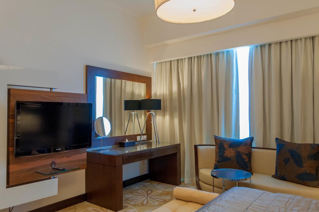 La Suite Dubai Hotel & Apartments Exterior photo