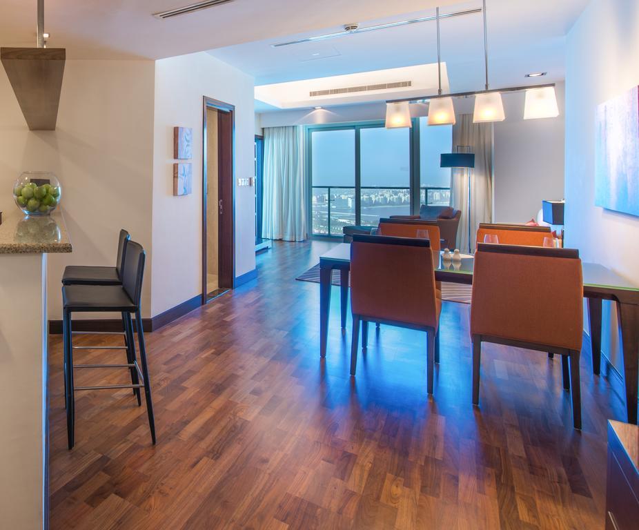 La Suite Dubai Hotel & Apartments Exterior photo