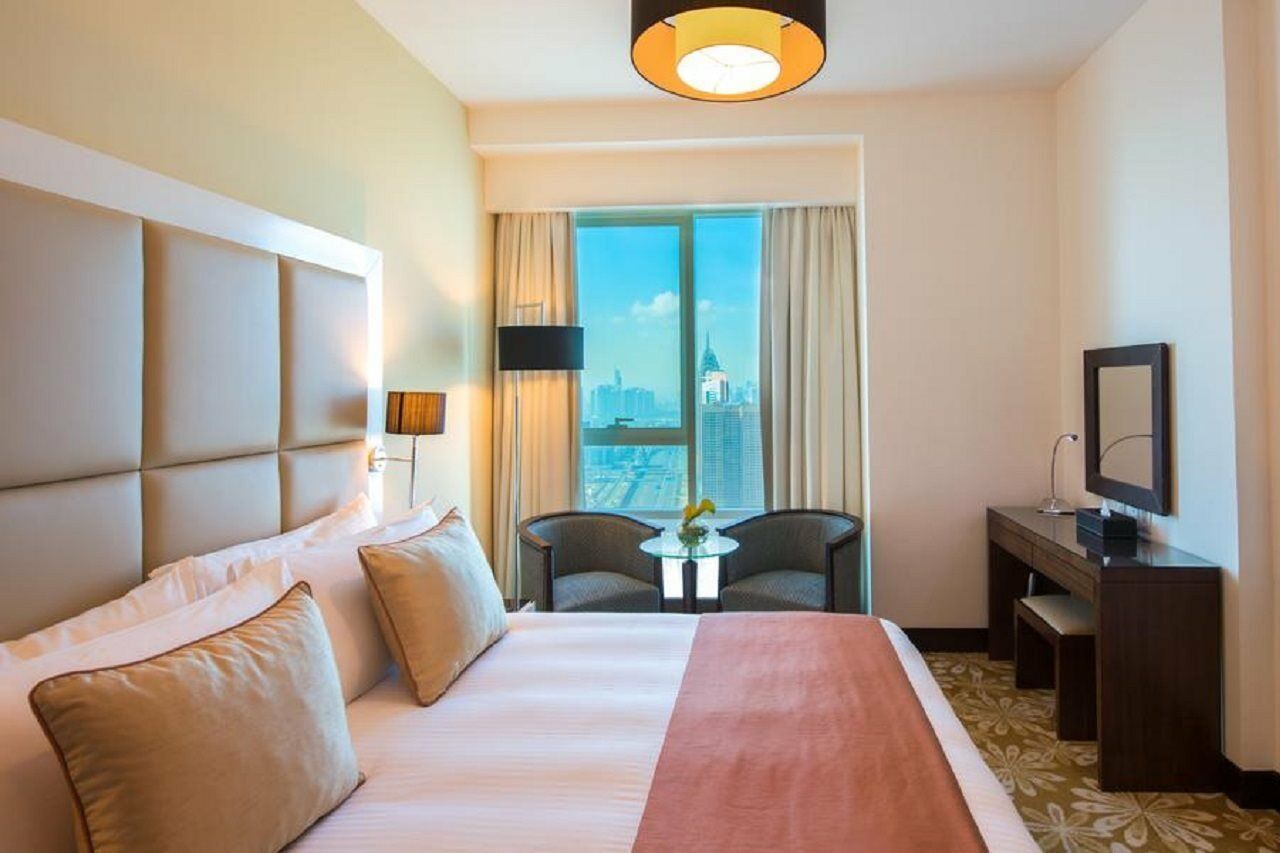 La Suite Dubai Hotel & Apartments Exterior photo